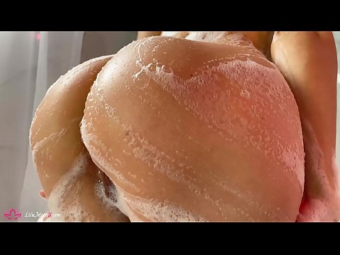 ❤️ La morena es masturba el cony amb un vibrador fins a un orgasme intens a la dutxa Porno rus a nosaltres ca.sex78.ru ☑