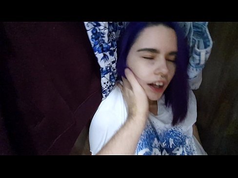 ❤️ Vaig trobar la meva germana a l'armari i la vaig ajudar a correr-se Porno rus a nosaltres ca.sex78.ru ☑